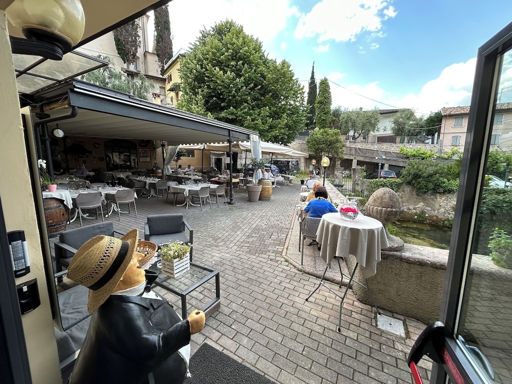 Balcony & Terrace