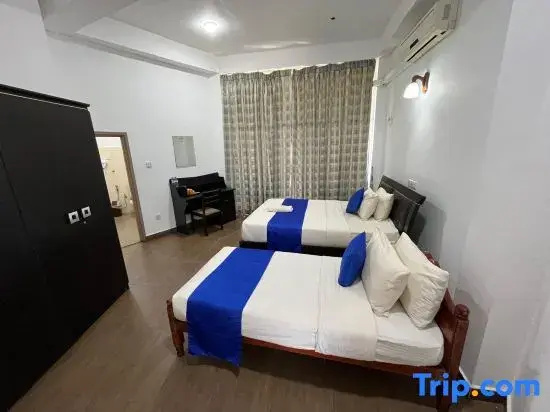 Deluxe Triple room with balcony