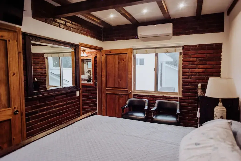 1 Bedroom Family Cottage with garden view