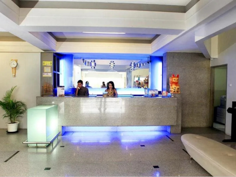 Lobby & Reception