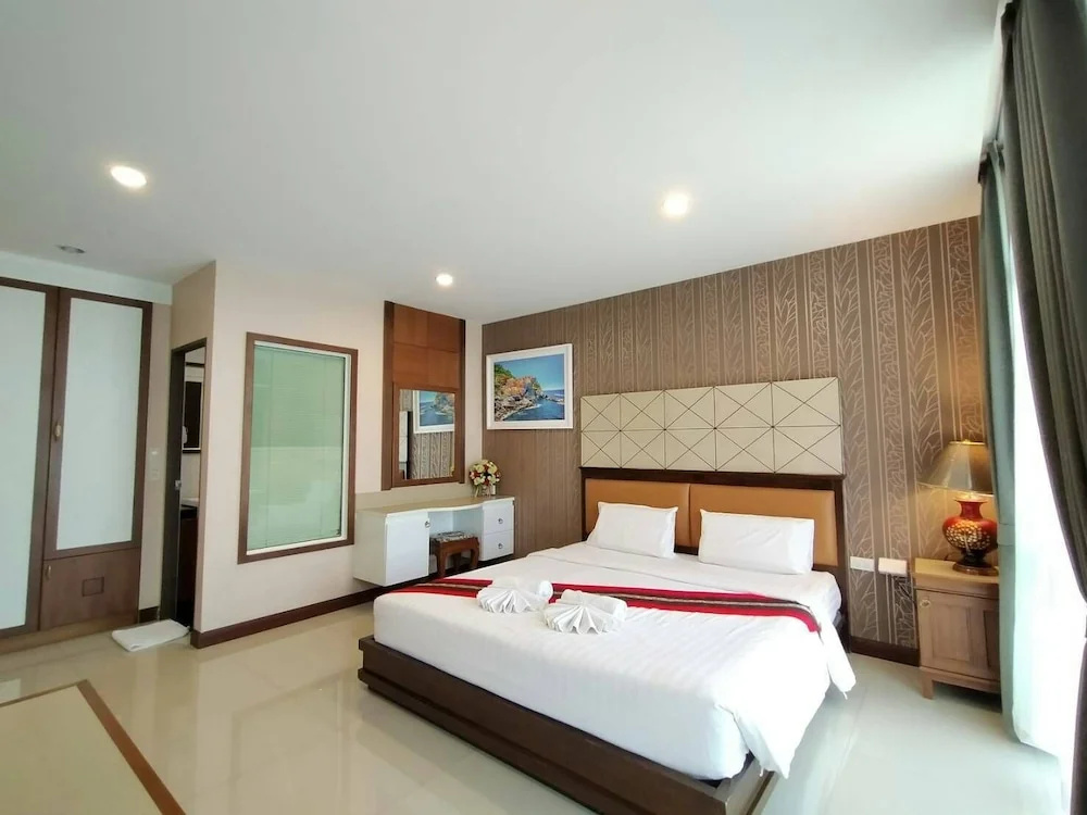 Deluxe Suite with balcony