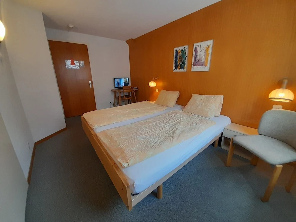 Economy Double room (twin beds)