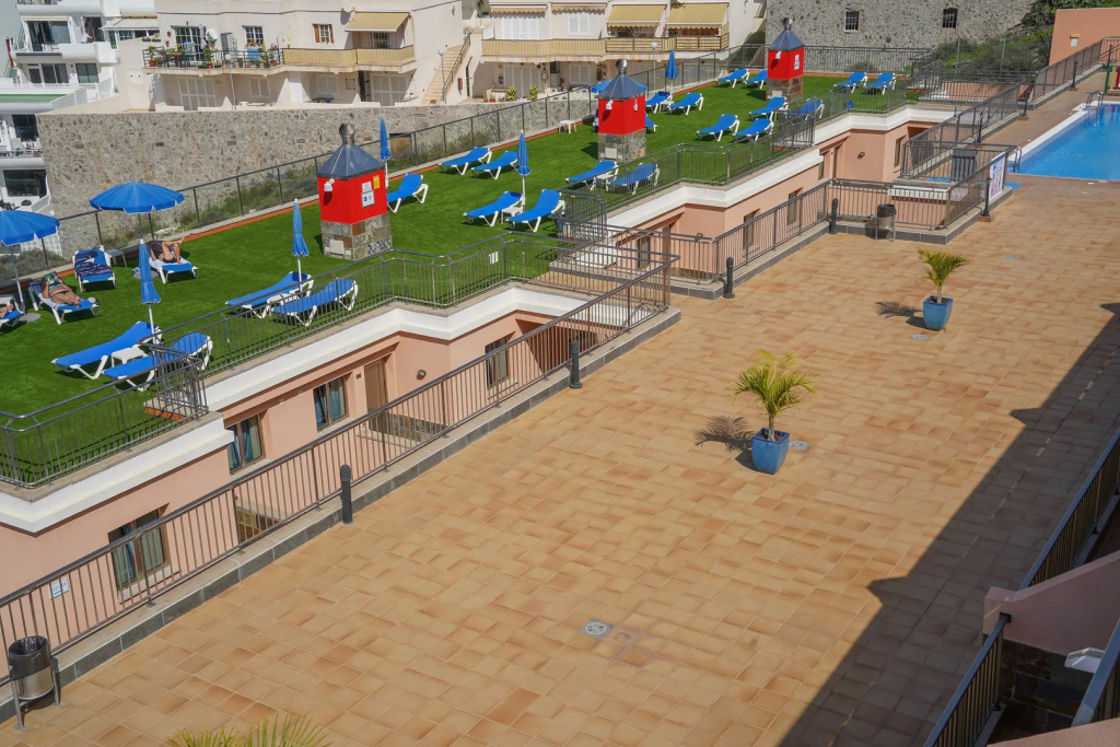 Beach & Waterfront