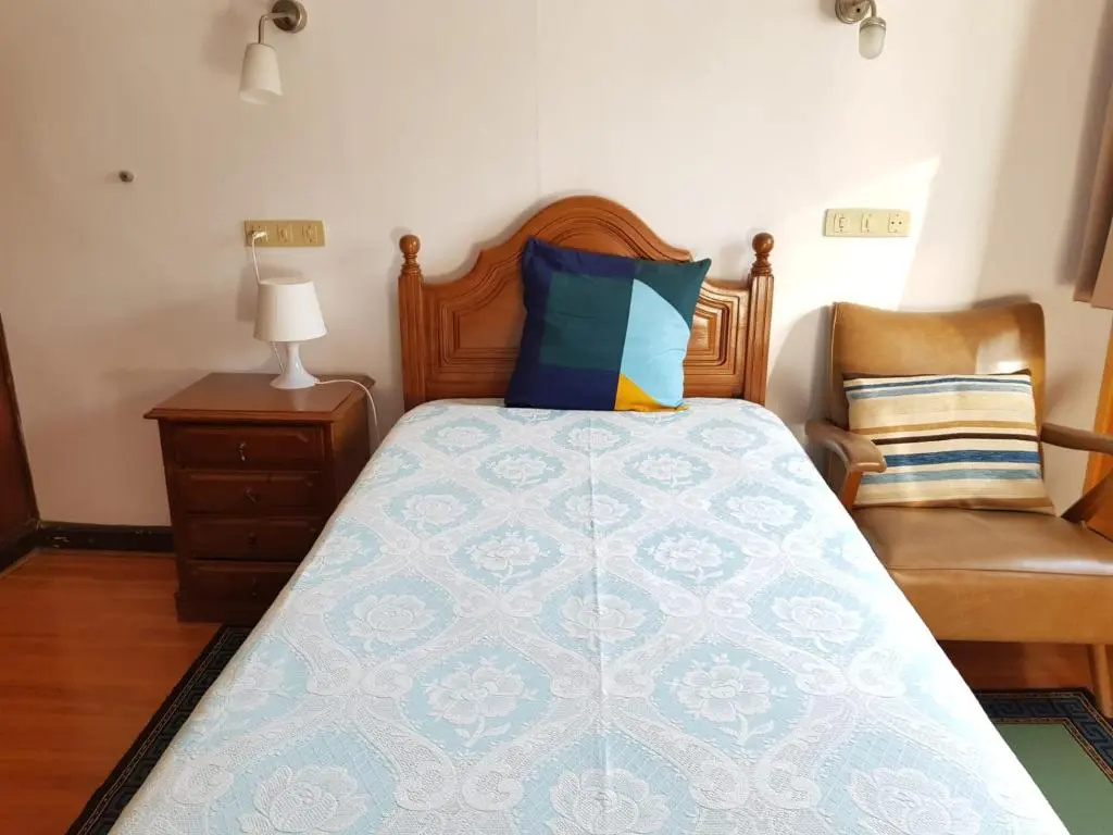 Economy room