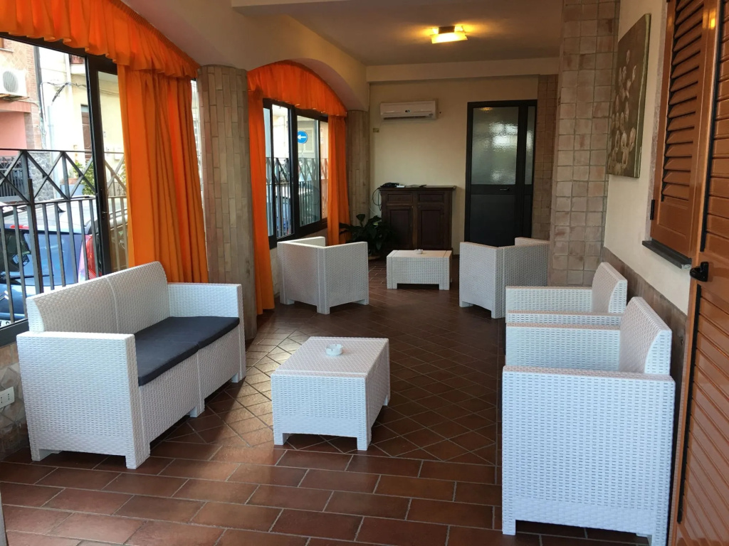 Lobby & Reception