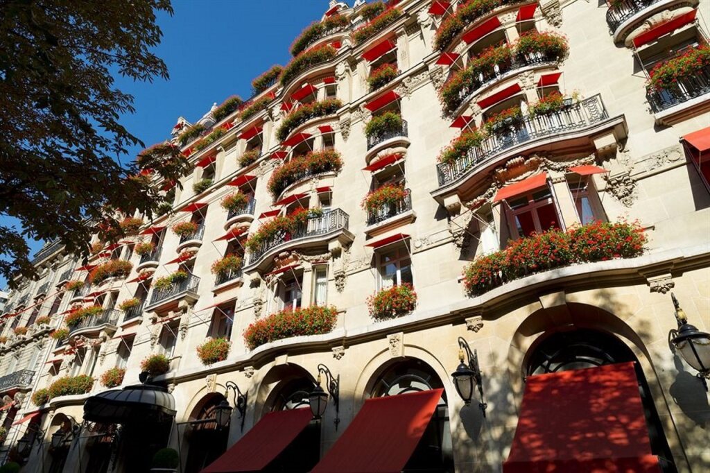 Plaza Athenee Hotel