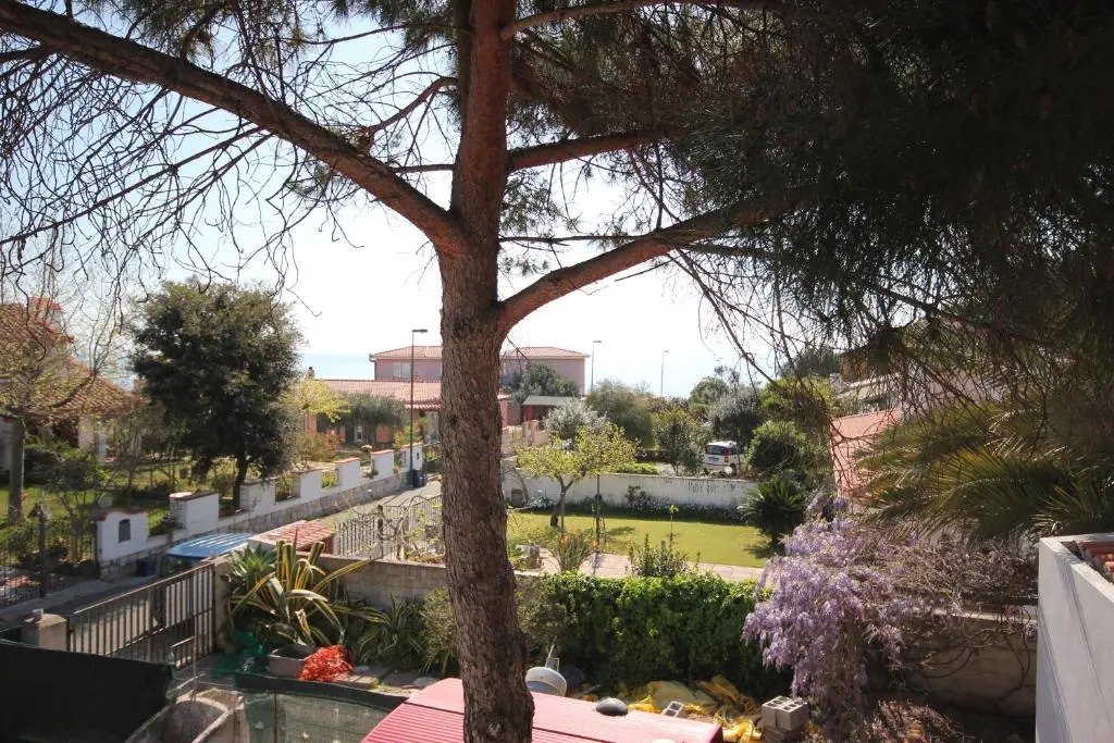Standard Double room with sea view (full double bed)