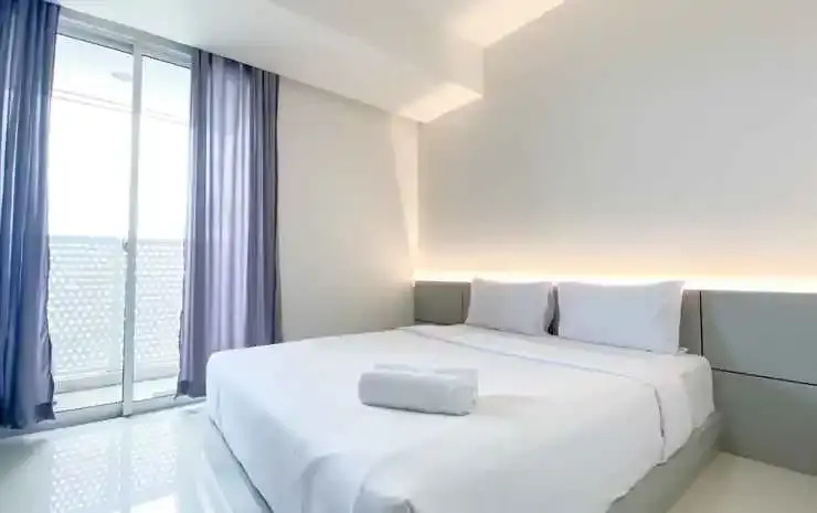 Warm and Cozy Living Studio Apartment at West Vista By Travelio