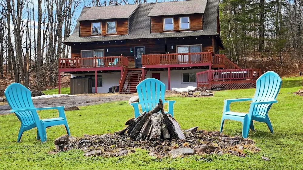 The Summit by Avantstay Spacious Group Getaway Firepit Near Hunter Mountain Skiing + Hiking