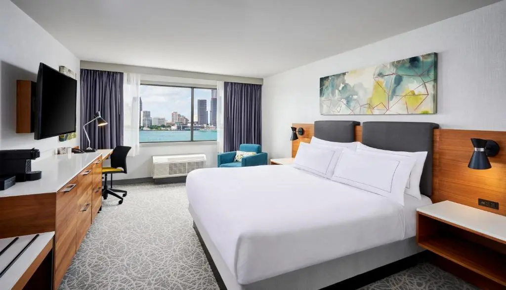 Double room with water view (full double bed)