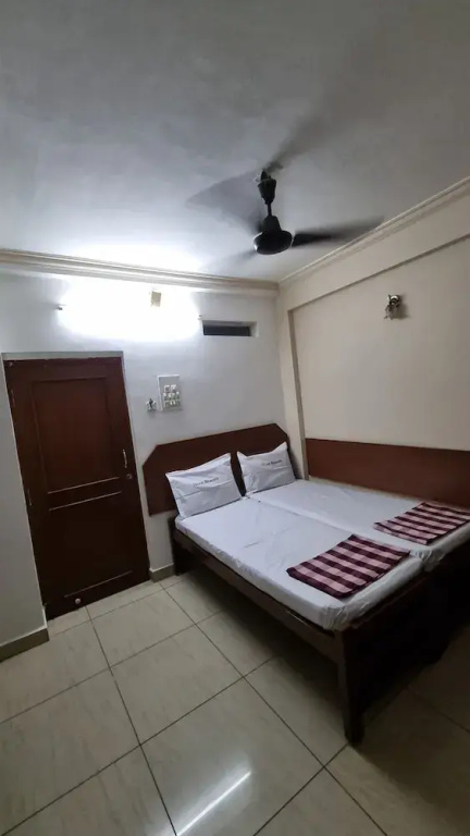 Classic Double room (full double bed)