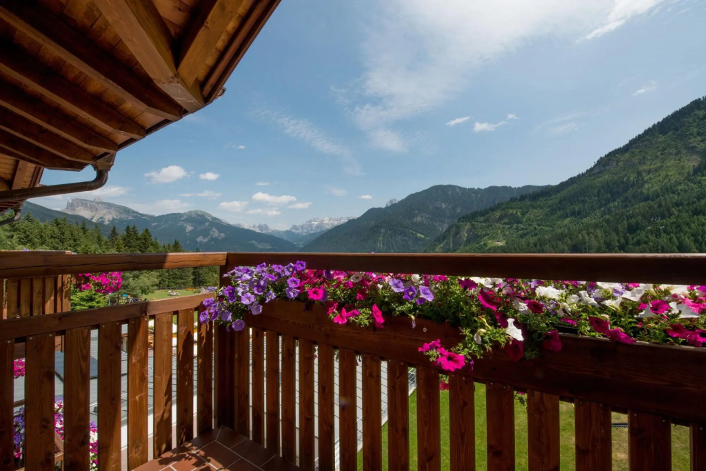 Balcony & Terrace