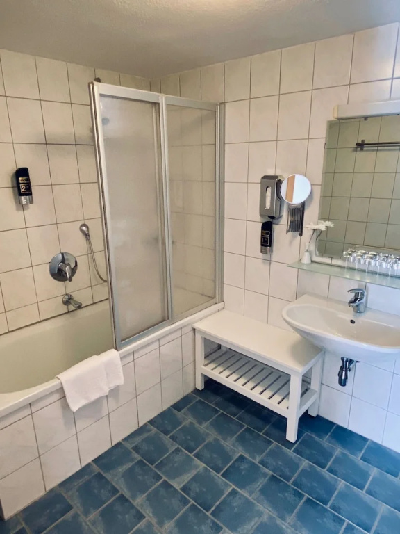 Comfort room