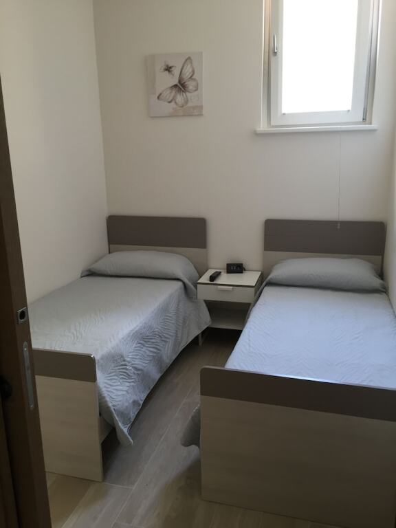 gallery_image_hidden_15