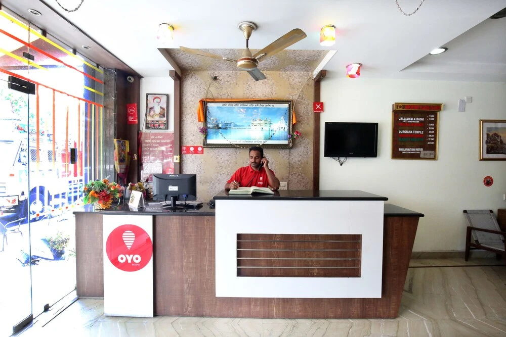 Lobby & Reception