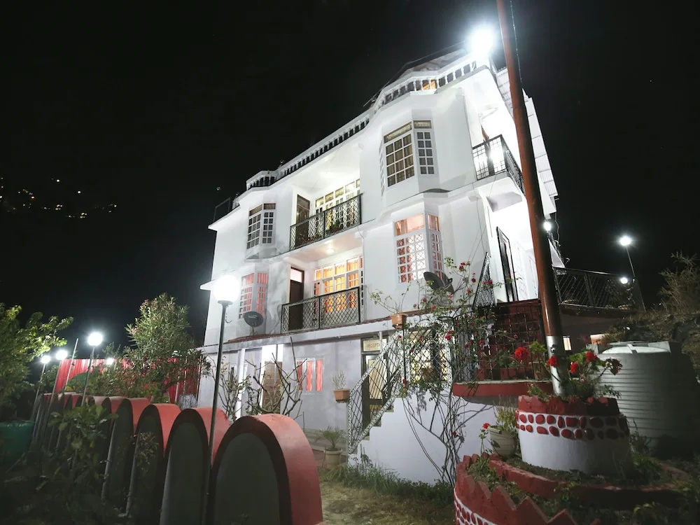 OYO 10303 Home Himsutra Bhatakuffer
