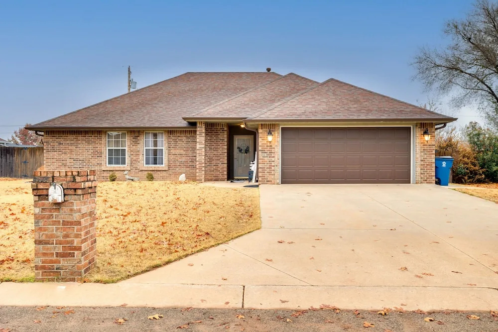 Chandler House w/ Fenced Backyard: Pets Welcome!