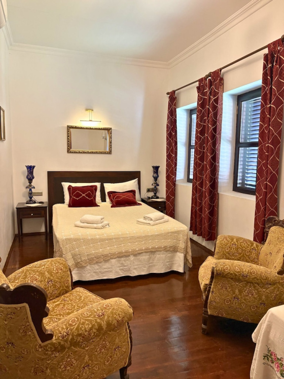 Classic Double room (full double bed)