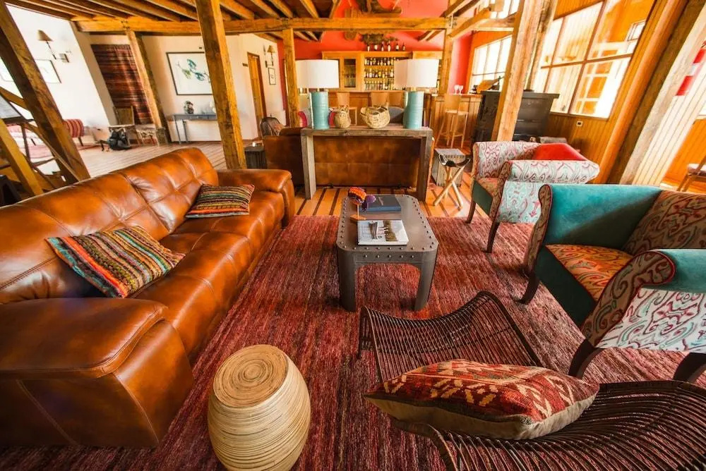 Lobby & Reception