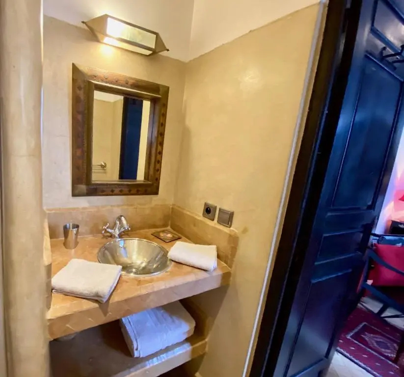 Comfort room