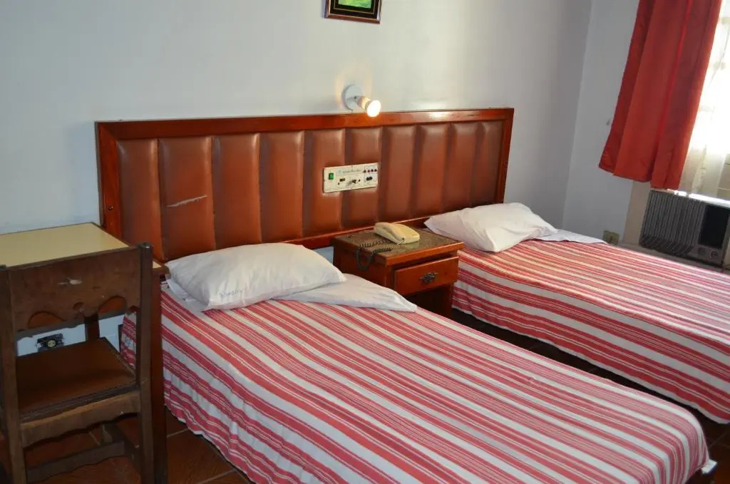 Reinales Plaza Hotel - Chambres