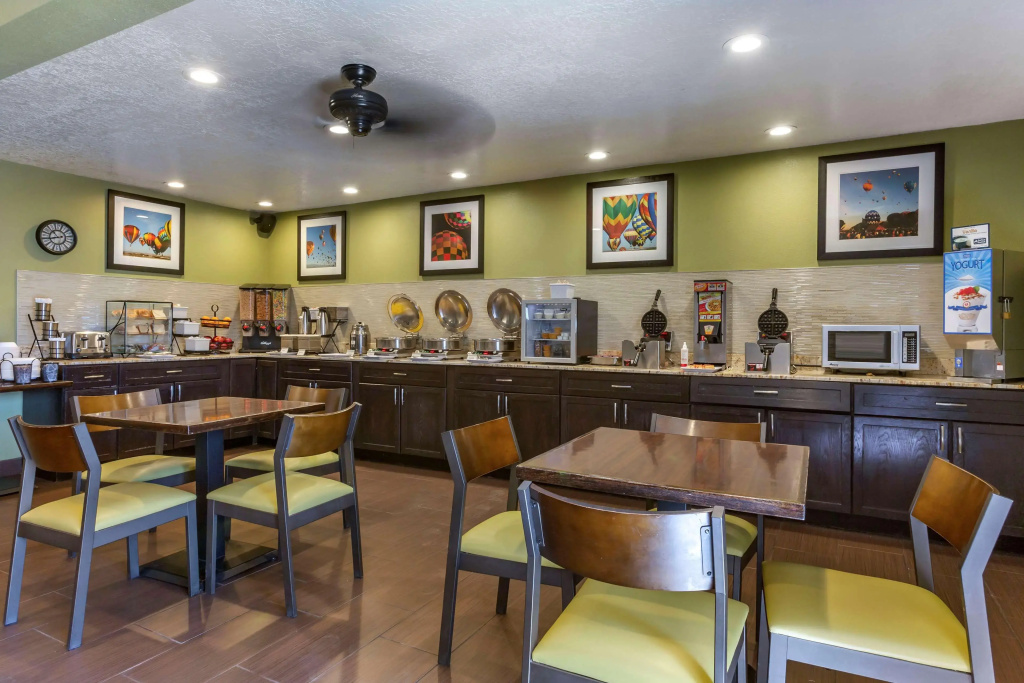 Best Western Airport Albuquerque InnSuites Hotel & Suites - фото 34