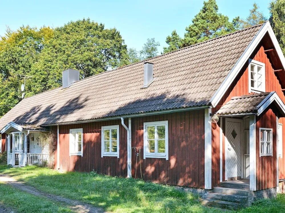 8 Person Holiday Home in Lonsboda
