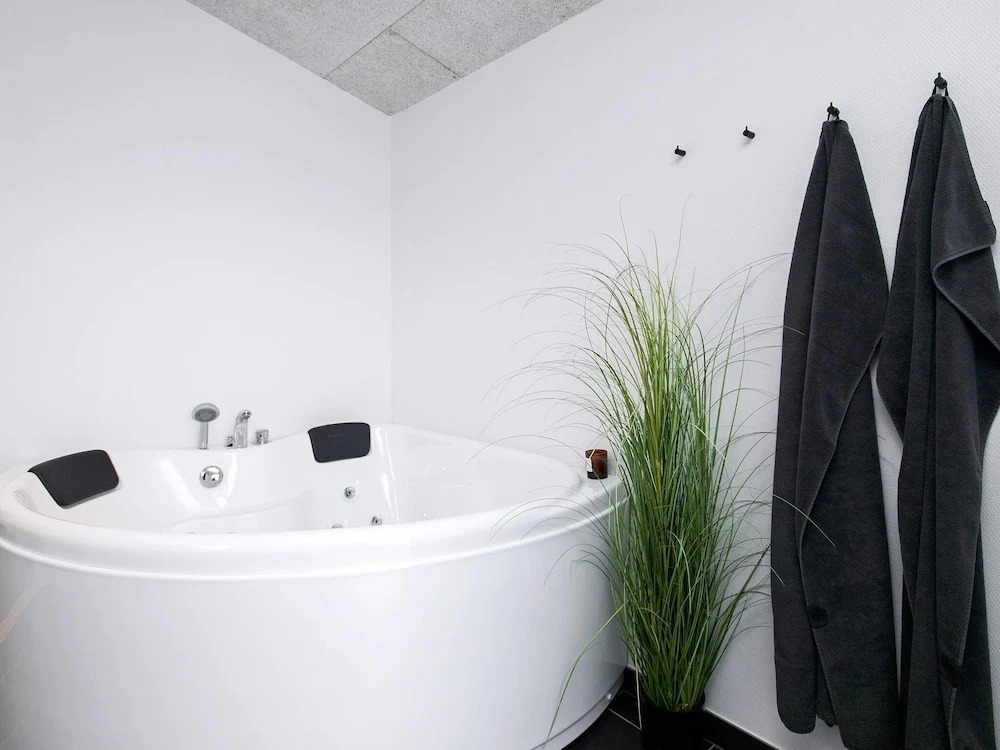 Peaceful Holiday Home in Blavand Denmark With Terrace - фото 8