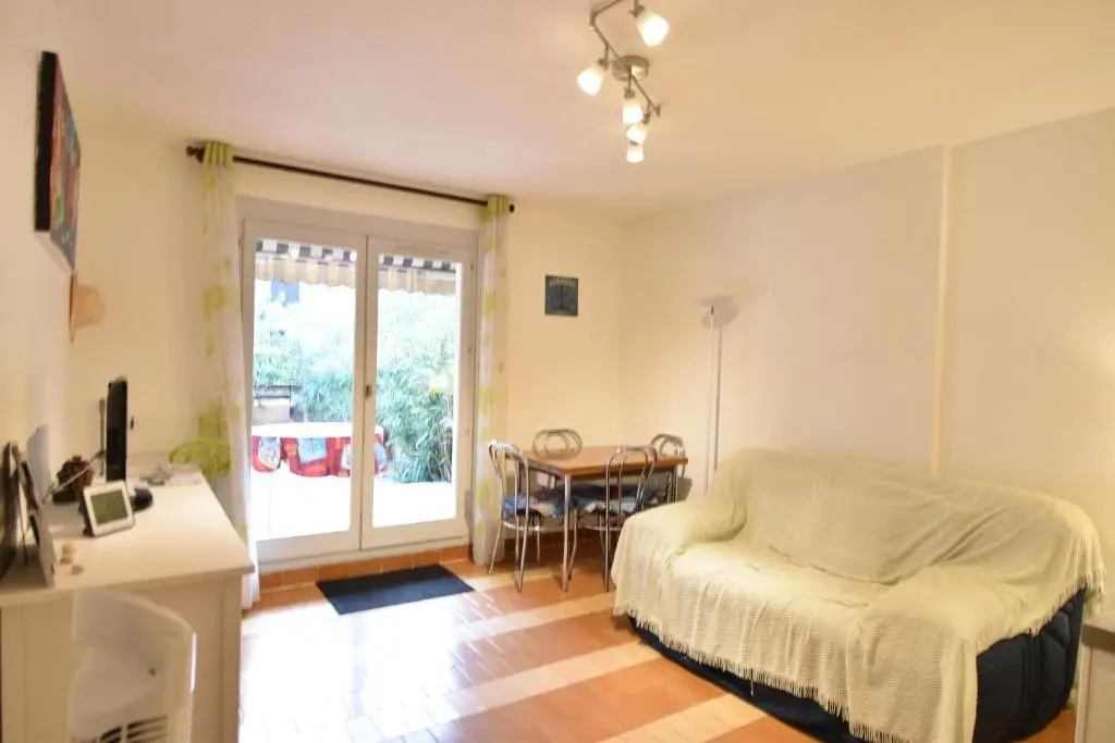 Voir la photo 3 — T2 avec Jardin Proche Plage Camargue Village F