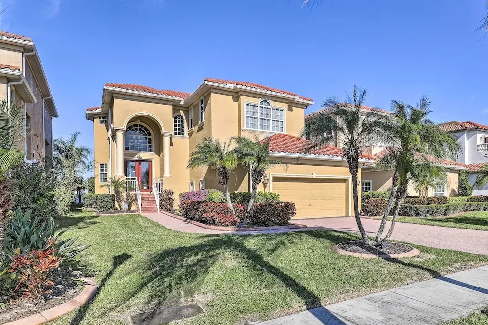 Waterfront Gem w/ Pool & Dock in Apollo Beach