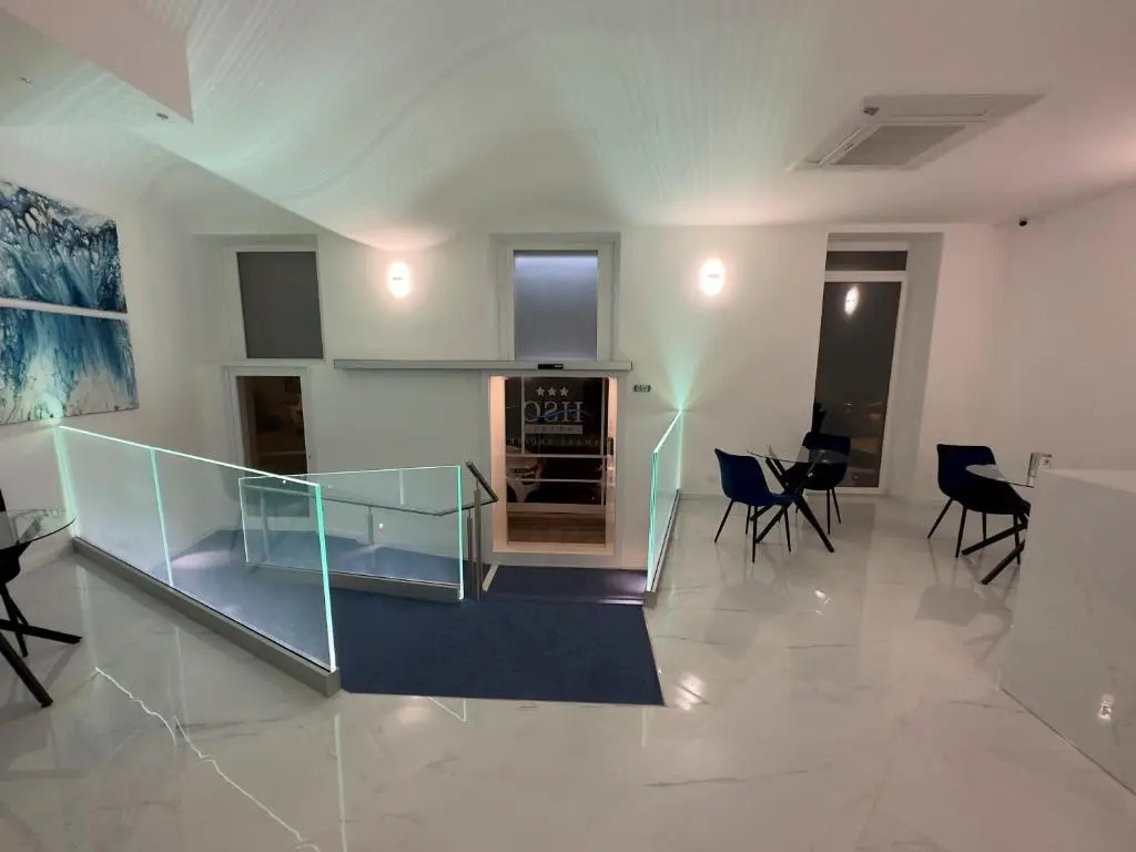 Lobby & Reception