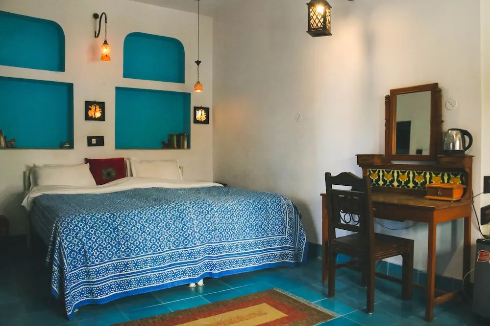 Deluxe Double room with land view (full double bed)