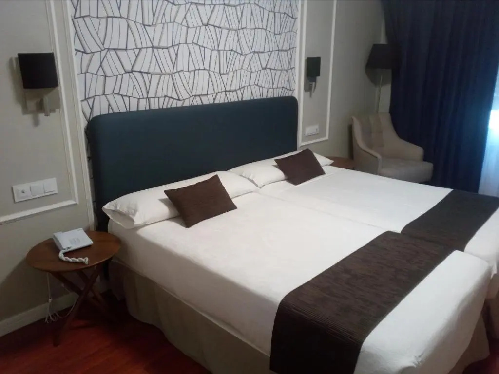 Hotel Corona De Castilla Burgos - Chambres