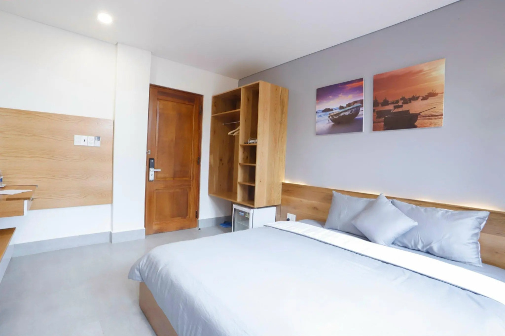 Standard Double room (full double bed)