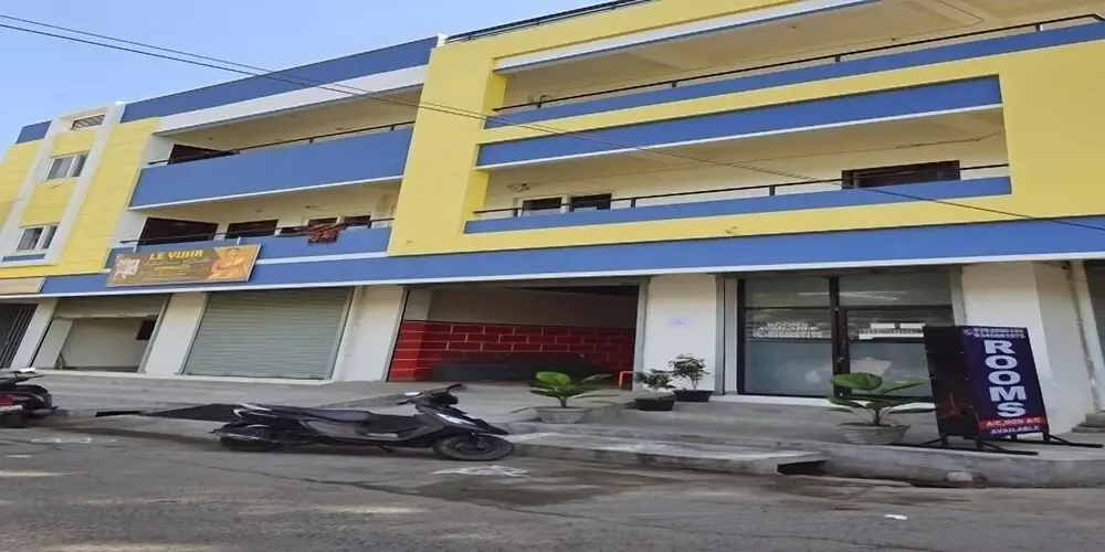 Pondy Pleasant Stay