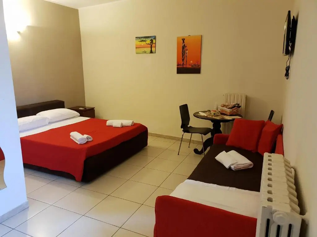 Double room (full double bed)