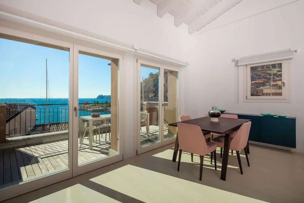 1 Bedroom Apartment with sea view