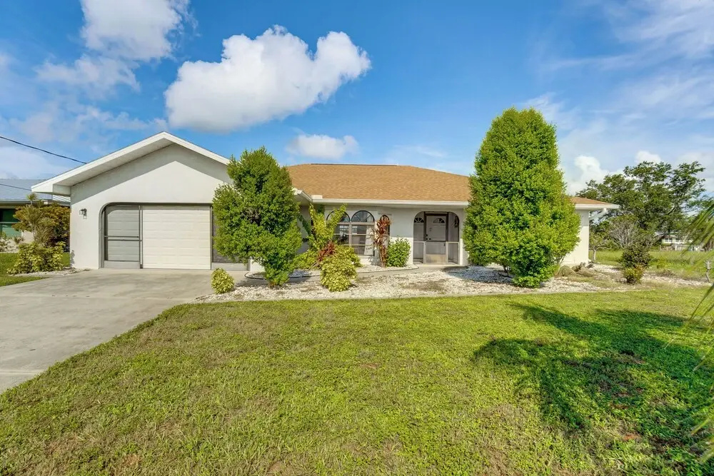 4 Mi to Beach: Canal-front Home in Port Charlotte!