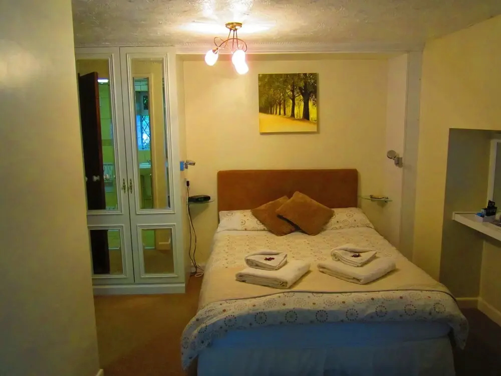 Standard Double room (full double bed)