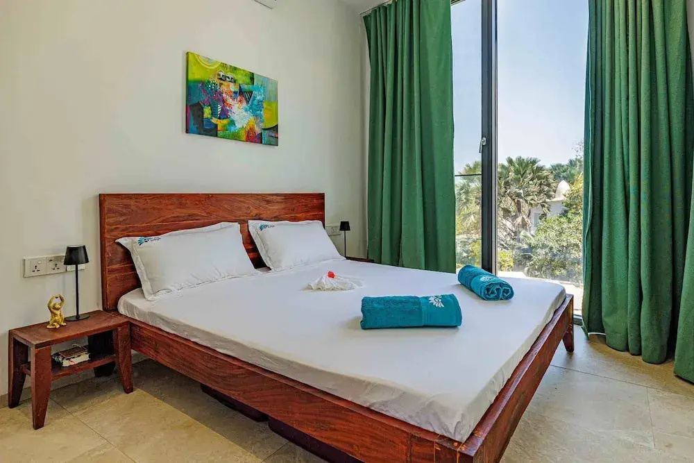 1 Bedroom Apartment with pool view