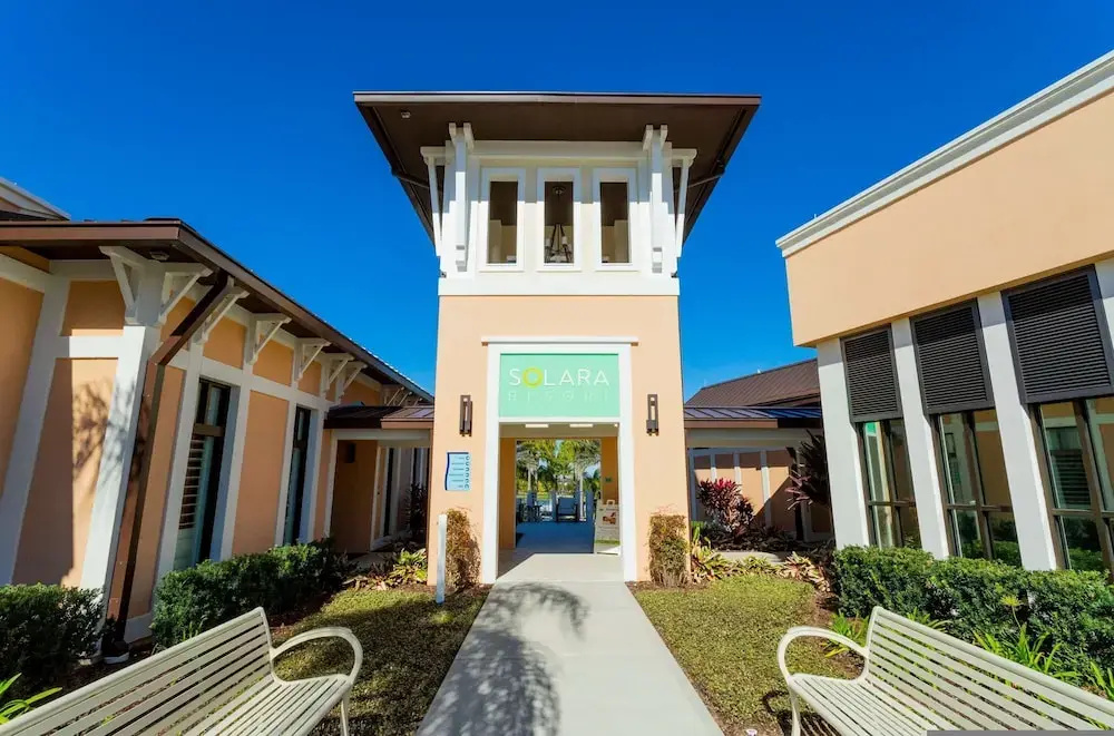 Beautiful 5 Bed Home in Solara With Private Pool