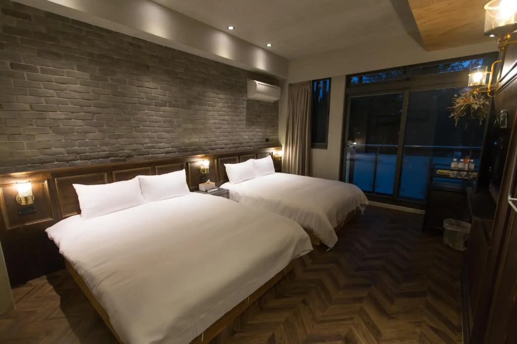 We Love Inn — 3