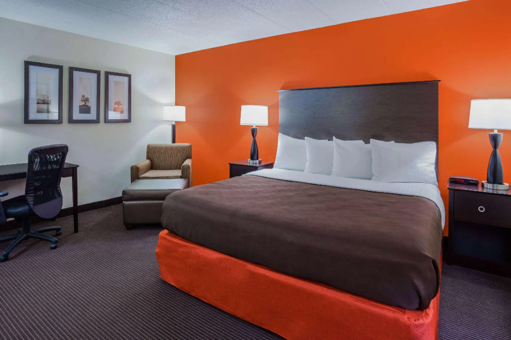 Double Suite (full double bed)