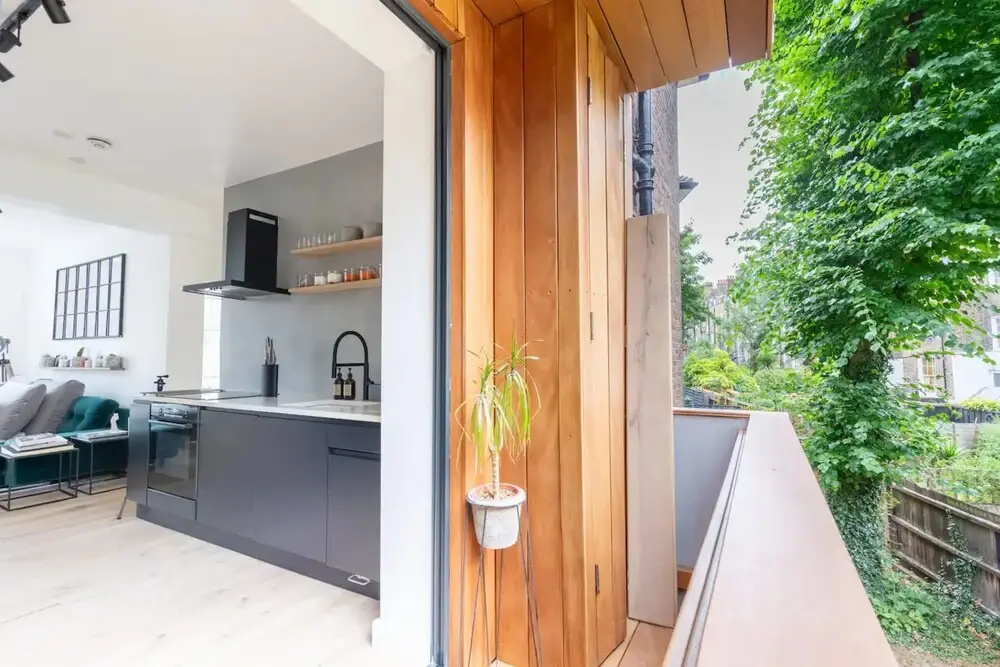 Ultra-modern 1 Bedroom in Angel With Balcony