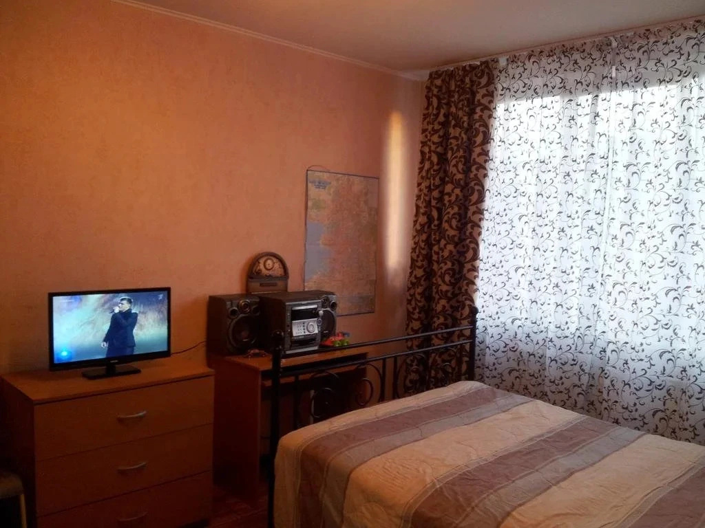 Philisa Na Dybenko 24/1 — 3