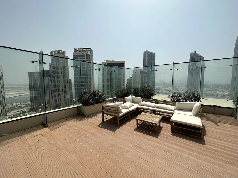Manzil 4BR Penthouse in Dubai Creek w Harbour View