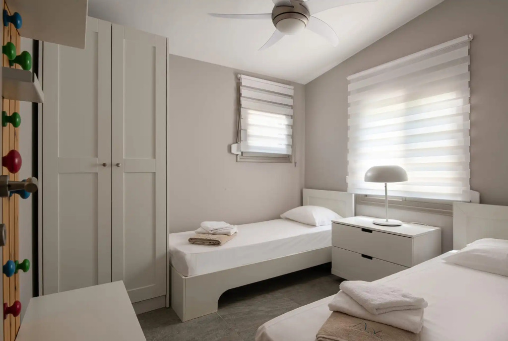 四人別墅，花園景觀，雙人床