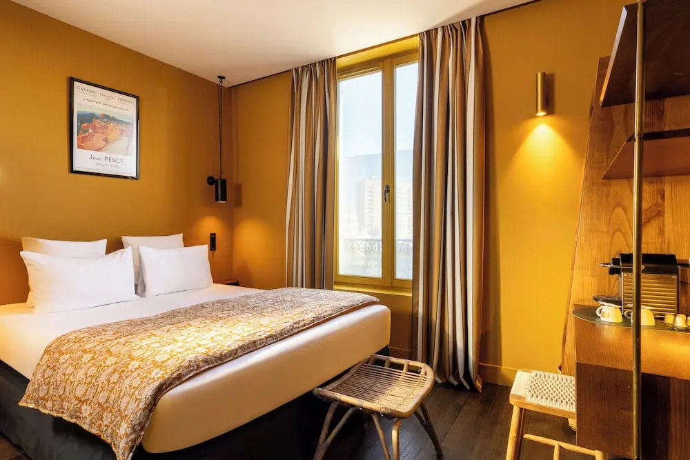 Classic Double room (full double bed)