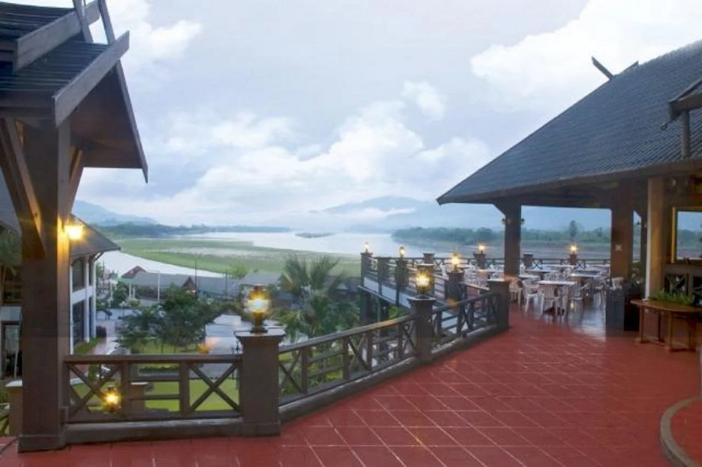 Beach & Waterfront