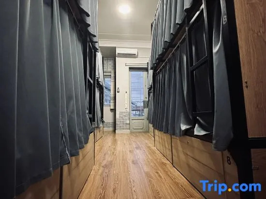 Кровать в общем номере в Alleyway Hostel - Adults Only